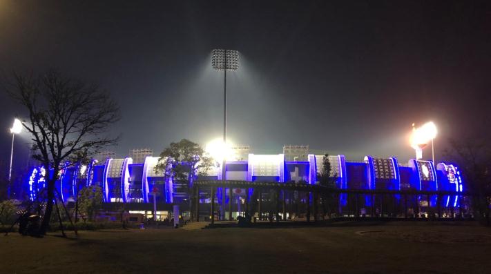 七度照明大型體育場館LED投光燈照明效果夜景圖片