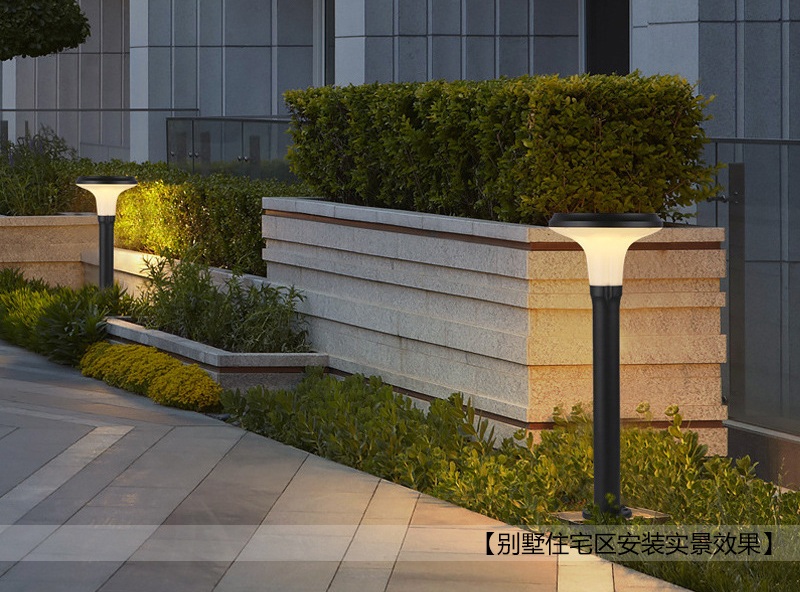 (QDTYN-CP007)現(xiàn)代簡約LED太陽能草坪燈安裝亮燈實景效果圖